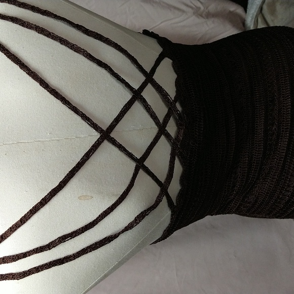 Say what size small lined crochet tank top with crossed backing. - Picture 4 of 4